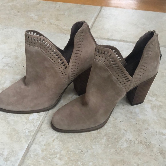 fileana split shaft bootie